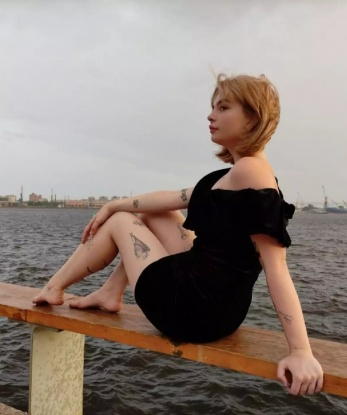 Живу в Москве 🏙️ и готова погрузить тебя в мир незабываемых ощущений. Я исполню все твои сокровенные желания и фантазии. Мои услуги разнообразны: классический секс, оральный секс, эротический массаж, ролевые игры и многое другое. Я гарантирую тебе полный релакс и удовольствие 🌟. У меня есть отличные отзывы от моих довольных клиентов, которые подтверждают мою ненасытную страсть и профессионализм. Отправь мне сообщение и мы встретимся в уютной атмосфере для незабываемого приключения 🔥. Смотри мои фото и позволь мне осуществить все твои сексуальные фантазии 💋. Жду тебя, чтобы подарить незабываемые моменты удовольствия. Евгения